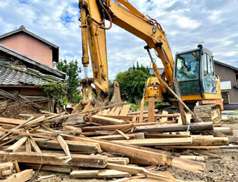 解体工事着工